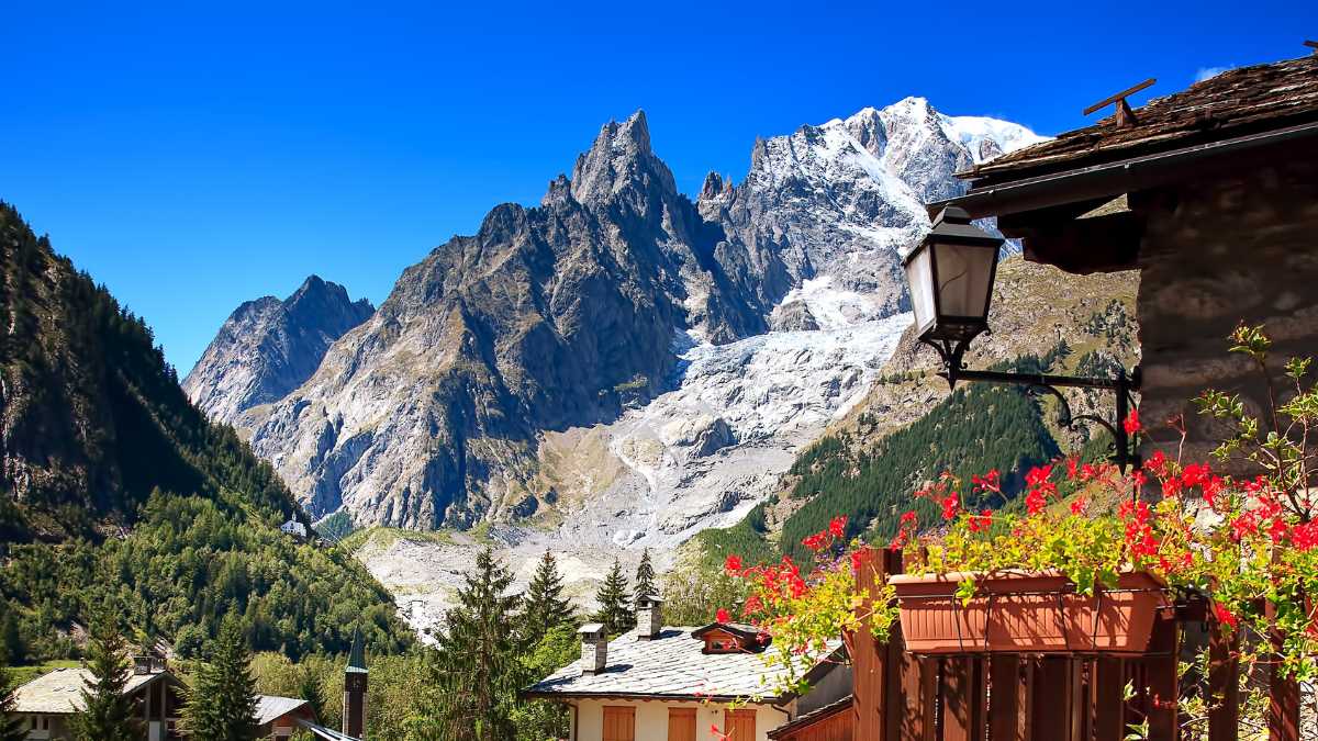 Cosa Vedere a Courmayeur: Un Viaggio ai Piedi del Monte Bianco