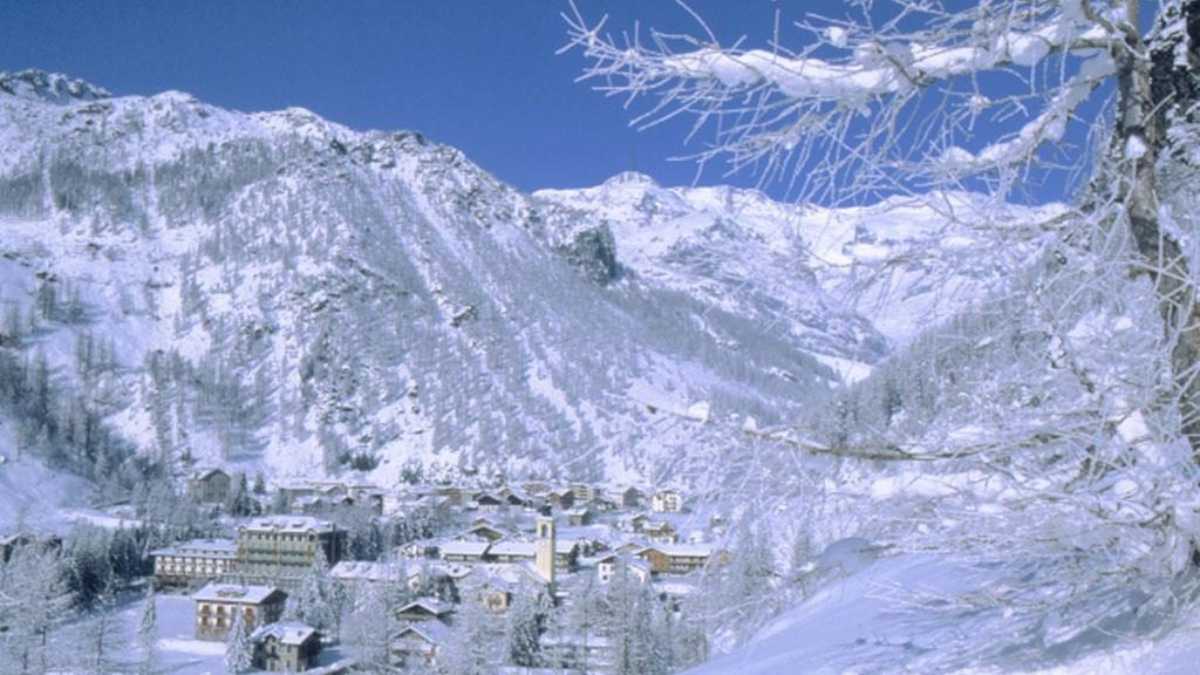 Gressoney-La-Trinité: La Perla del Monte Rosa per Una Vacanza Indimenticabile
