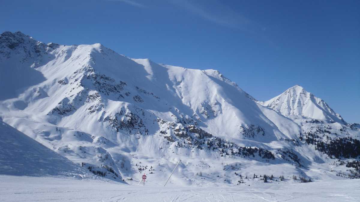 Guida Pratica per Raggiungere Pila, il Tuo Paradiso Innevato in Valle d'Aosta
