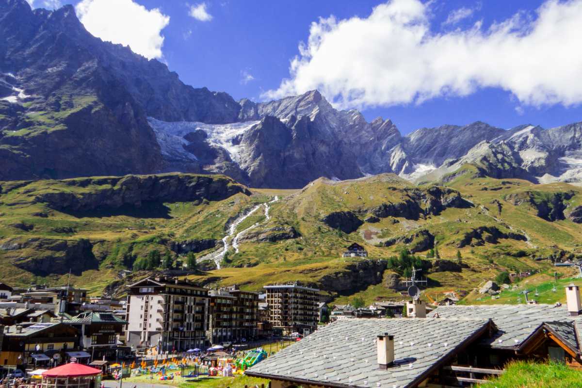 Vista panoramica di Cervinia con il Cervino sullo sfondo