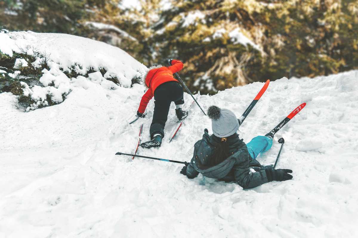 Famiglia che gioca in un parco a Champoluc