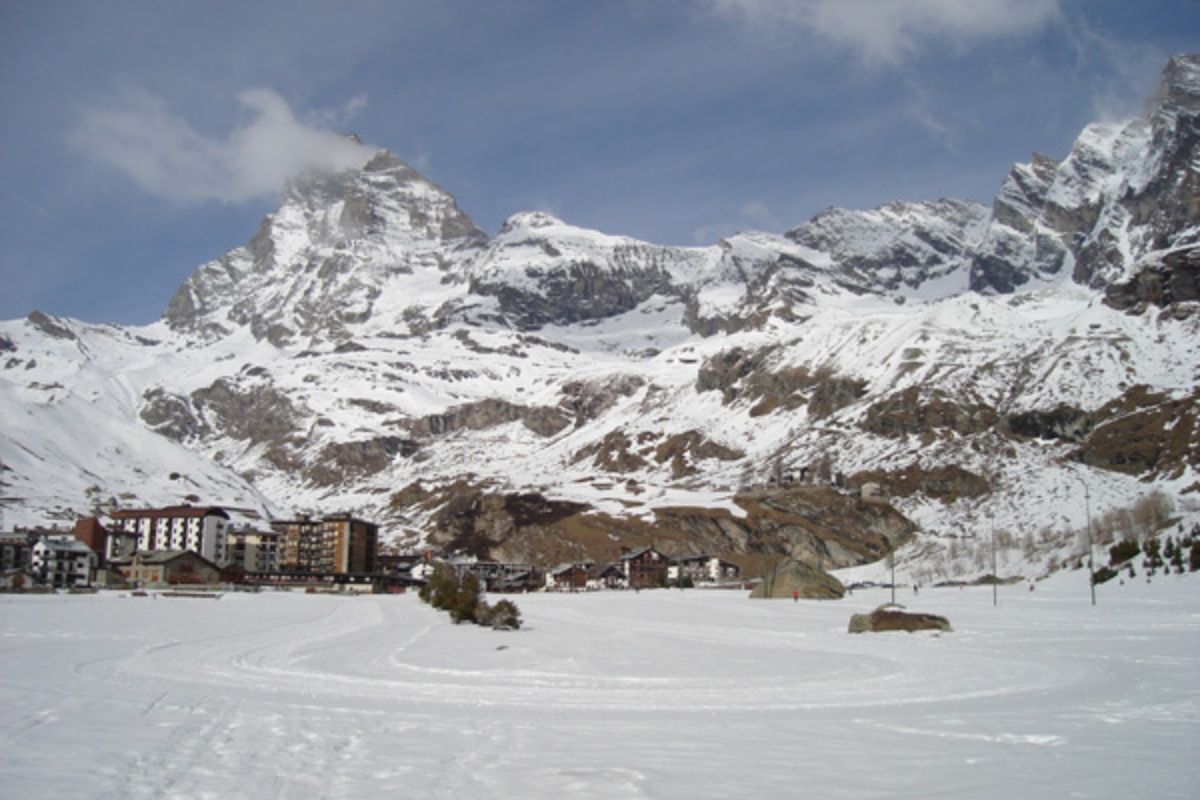 Vista panoramica di Cervinia con il Cervino sullo sfondo